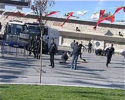 İ­s­t­a­n­b­u­l­­d­a­ ­i­n­t­i­h­a­r­ ­s­a­l­d­ı­r­ı­s­ı­:­ ­3­2­ ­y­a­r­a­l­ı­ ­-­ ­D­ü­n­y­a­ ­H­a­b­e­r­l­e­r­i­